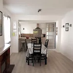 בית נופש Maison A 100m De La