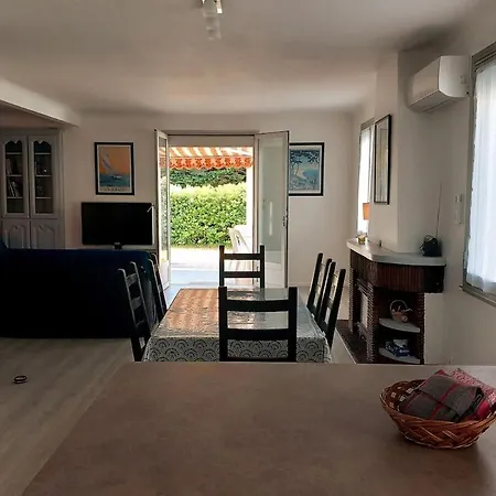 بيت للعطل Maison A 100m De La *